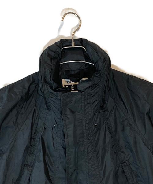 ISSEY MIYAKE FETE（イッセイミヤケフェット）ISSEY MIYAKE FETE (イッセイミヤケフェット) パラシュートコート ブラック サイズ:03の古着・服飾アイテム