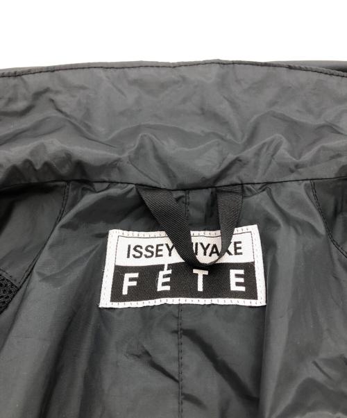 ISSEY MIYAKE FETE（イッセイミヤケフェット）ISSEY MIYAKE FETE (イッセイミヤケフェット) パラシュートコート ブラック サイズ:03の古着・服飾アイテム