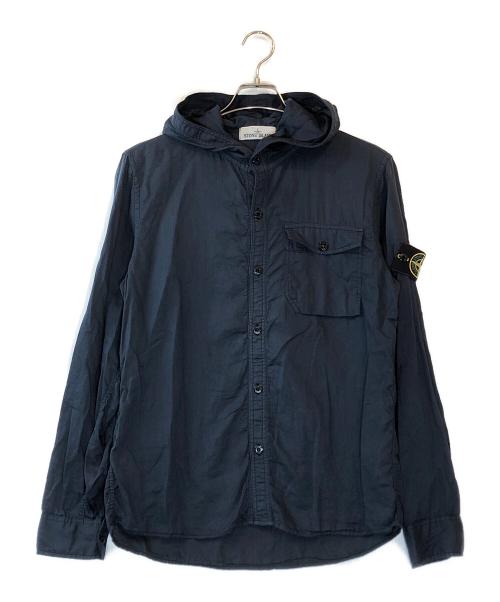 STONE ISLAND（ストーンアイランド）STONE ISLAND (ストーンアイランド) LIGHTWEIGHT COTTON HOODED OVERSHIRT ネイビー サイズ:Mの古着・服飾アイテム