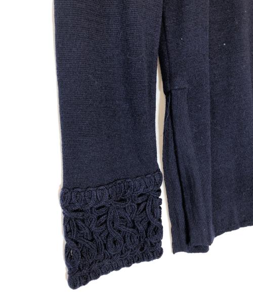 Yves Saint Laurent（イヴサンローラン）Yves Saint Laurent (イヴサンローラン) CROCHET COLLAR PEARL BUTTON KNIT ネイビー サイズ:Mの古着・服飾アイテム