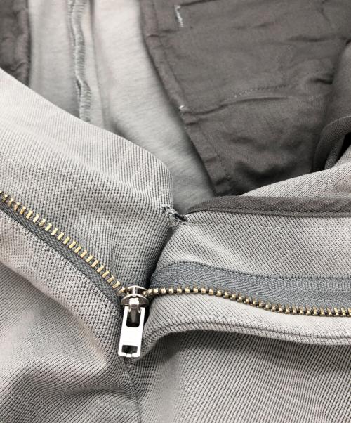 IRENISA（イレニサ）IRENISA (イレニサ) THREE TUCKS TAPERED PANTS グレー サイズ:2の古着・服飾アイテム