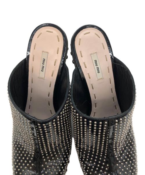 MIU MIU（ミュウミュウ）MIU MIU (ミュウミュウ) スタッズプラットフォームミュール ブラック サイズ:371/2の古着・服飾アイテム