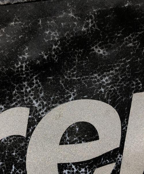 SUPREME（シュプリーム）Supreme (シュプリーム) ショルダーバッグ グレーの古着・服飾アイテム