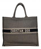 Christian Diorクリスチャン ディオール）の古着「ブックトート ラージ トートバッグ」｜ホワイト×ブラック