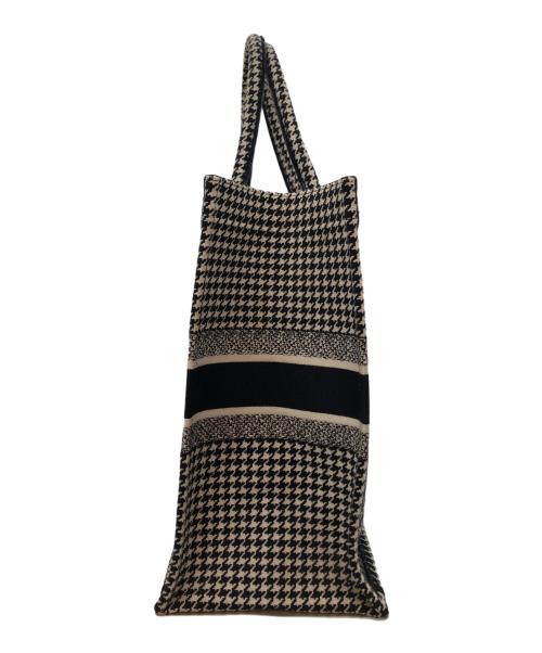 Christian Dior（クリスチャン ディオール）Christian Dior (クリスチャン ディオール) ブックトート ラージ トートバッグ ホワイト×ブラックの古着・服飾アイテム