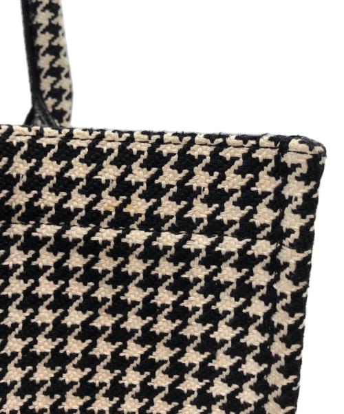 Christian Dior（クリスチャン ディオール）Christian Dior (クリスチャン ディオール) ブックトート ラージ トートバッグ ホワイト×ブラックの古着・服飾アイテム