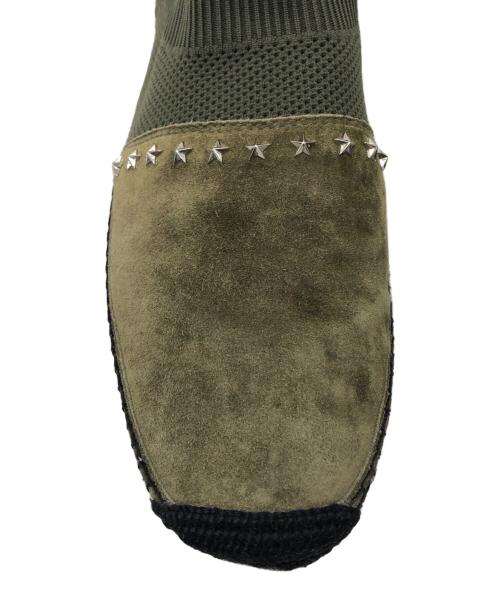 JIMMY CHOO（ジミーチュウ）JIMMY CHOO (ジミーチュウ) スタッズスウェードエスパドリーユ カーキ サイズ:43の古着・服飾アイテム