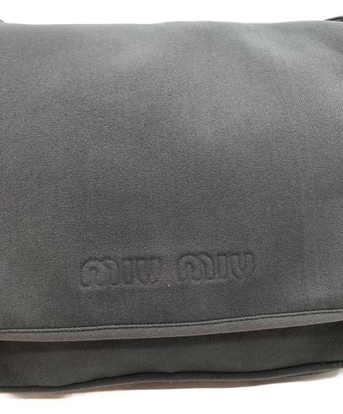 MIU MIU（ミュウミュウ）MIU MIU (ミュウミュウ) ショルダーバッグ グレーの古着・服飾アイテム