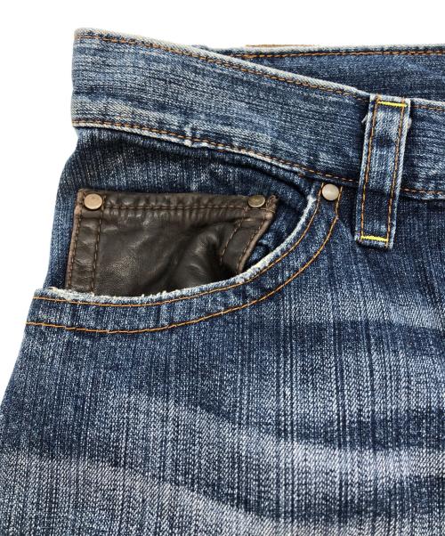 DSQUARED2（ディースクエアード）DSQUARED2 (ディースクエアード) Dsquared² DC DC Leather Pocket & Frog Buttons Jeans インディゴ サイズ:50の古着・服飾アイテム
