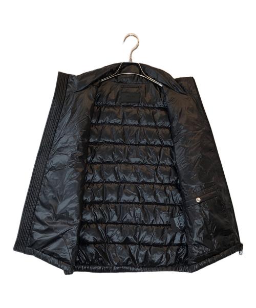 PRADA（プラダ）PRADA (プラダ) ロゴプレートダウンベスト ブラック サイズ:50の古着・服飾アイテム