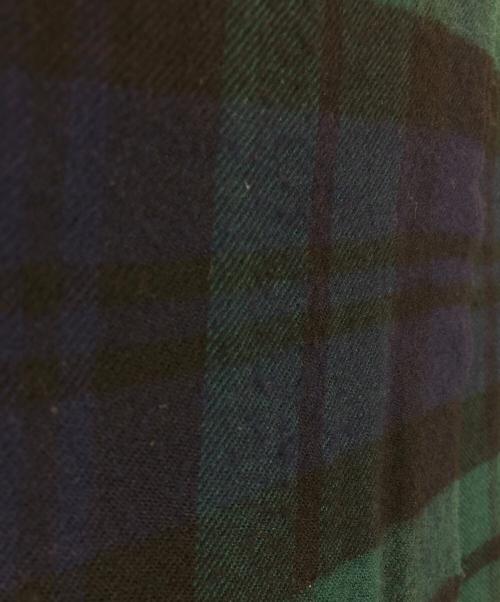 JOHNSTONS OF ELGIN（ジョンストンズ オブ エルガン）JOHNSTONS OF ELGIN (ジョンストンズ オブ エルガン) チェック柄ストール ネイビー×グリーンの古着・服飾アイテム