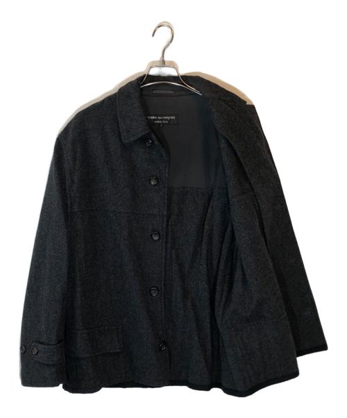 COMME des GARCONS HOMME PLUS（コムデギャルソンオムプリュス）COMME des GARCONS HOMME PLUS (コムデギャルソンオムプリュス) 裁ち切り カー コート グレー サイズ:Mの古着・服飾アイテム