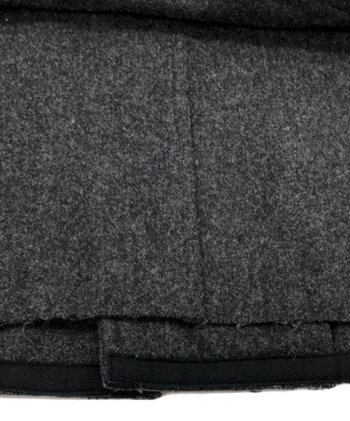 COMME des GARCONS HOMME PLUS（コムデギャルソンオムプリュス）COMME des GARCONS HOMME PLUS (コムデギャルソンオムプリュス) 裁ち切り カー コート グレー サイズ:Mの古着・服飾アイテム
