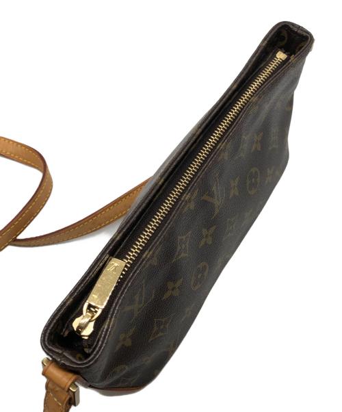LOUIS VUITTON（ルイ ヴィトン）LOUIS VUITTON (ルイ ヴィトン) ショルダーポーチ ブラウンの古着・服飾アイテム
