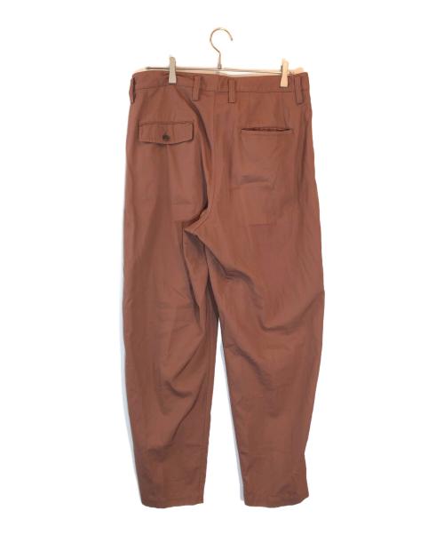 ISSEY MIYAKE MEN（イッセイミヤケメン）ISSEY MIYAKE MEN (イッセイミヤケメン) タックテーパードパンツ ブラウン サイズ:3の古着・服飾アイテム