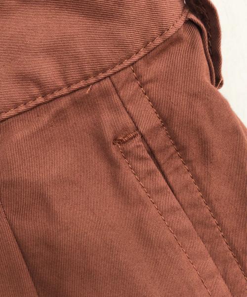 ISSEY MIYAKE MEN（イッセイミヤケメン）ISSEY MIYAKE MEN (イッセイミヤケメン) タックテーパードパンツ ブラウン サイズ:3の古着・服飾アイテム