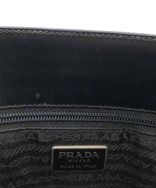 PRADA（プラダ）PRADA (プラダ) サイドロゴレザーハンドバッグ ブラックの古着・服飾アイテム