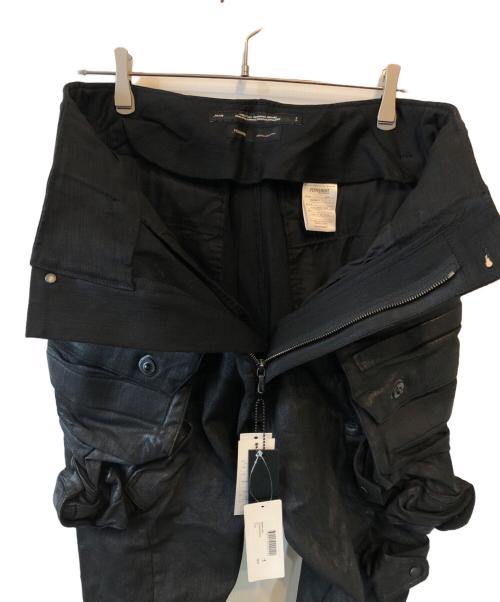 JULIUS（ユリウス）JULIUS (ユリウス) ガスマスクカーゴパンツTROUSERS FOR MALE jud5 ブラック サイズ:１の古着・服飾アイテム
