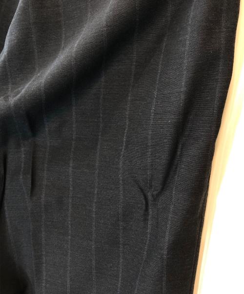 MAATEE&SONS（マーティーアンドサンズ）MAATEE&SONS (マーティーアンドサンズ) Set Up Trouser 2 グレー サイズ:3の古着・服飾アイテム