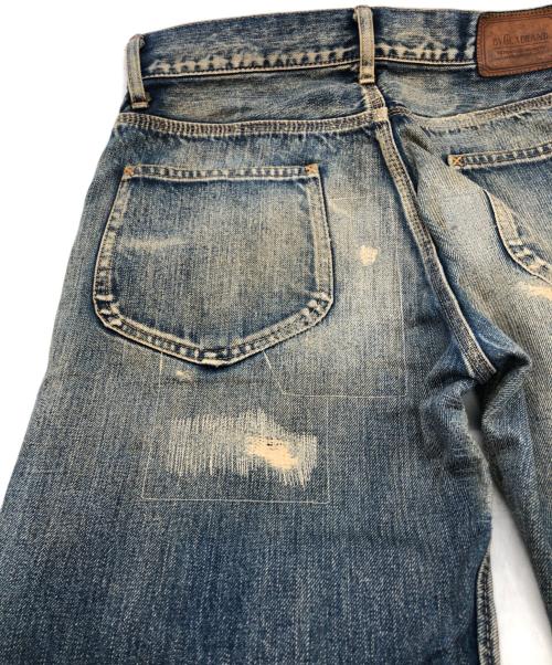 BY GLAD HAND（バイ グラッド ハンド）BY GLAD HAND (バイ グラッド ハンド) クラッシュ加工デニムパンツ ブルー サイズ:32の古着・服飾アイテム