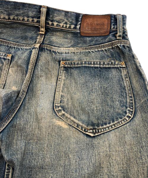 BY GLAD HAND（バイ グラッド ハンド）BY GLAD HAND (バイ グラッド ハンド) クラッシュ加工デニムパンツ ブルー サイズ:32の古着・服飾アイテム