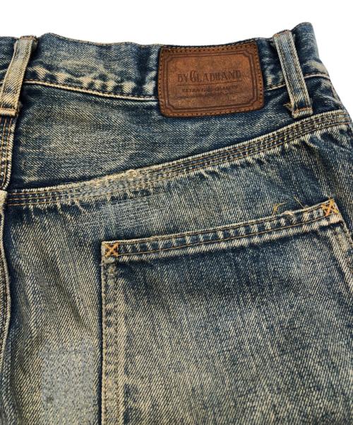 BY GLAD HAND（バイ グラッド ハンド）BY GLAD HAND (バイ グラッド ハンド) クラッシュ加工デニムパンツ ブルー サイズ:32の古着・服飾アイテム