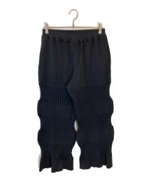 CFCL（シーエフシーエル）の古着「FLUTED STRAIGHT PANTS」｜ブラック