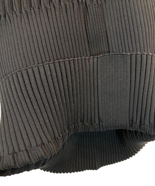 CFCL（シーエフシーエル）CFCL (シーエフシーエル) FLUTED STRAIGHT PANTS ブラック サイズ:3の古着・服飾アイテム
