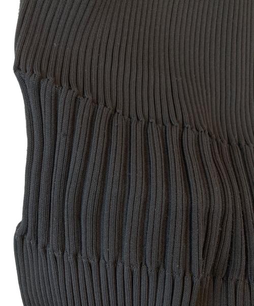 CFCL（シーエフシーエル）CFCL (シーエフシーエル) FLUTED STRAIGHT PANTS ブラック サイズ:3の古着・服飾アイテム
