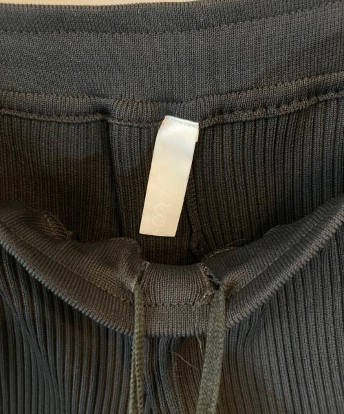CFCL（シーエフシーエル）CFCL (シーエフシーエル) FLUTED STRAIGHT PANTS ブラック サイズ:3の古着・服飾アイテム