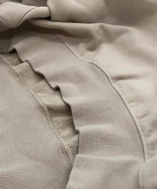 CVTVLIST（カタリスト）CVTVLIST (カタリスト) 別注Multi Cross Crewneck ベージュ サイズ:Mの古着・服飾アイテム
