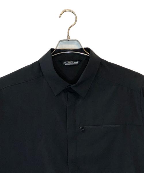 ARC'TERYX VEILANCE（アークテリクスヴェイランス）ARC'TERYX VEILANCE (アークテリクスヴェイランス) スカイライン ロングスリーブ シャツ ブラック サイズ:Lの古着・服飾アイテム