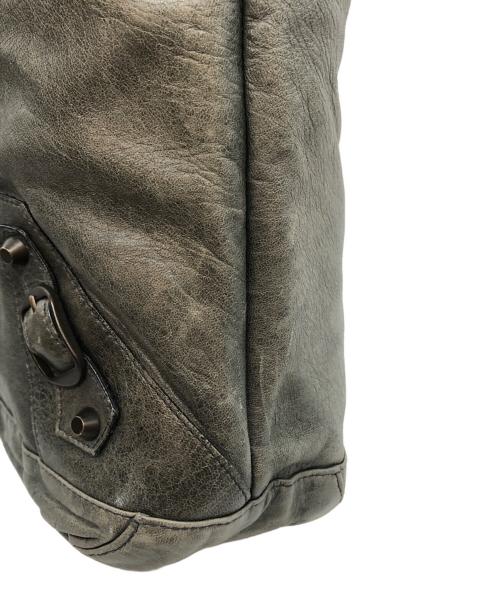 BALENCIAGA（バレンシアガ）BALENCIAGA (バレンシアガ) カバード ジャイアント デイ ショルダーバッグ カーキの古着・服飾アイテム
