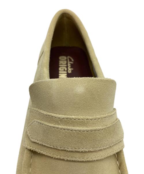CLARKS ORIGINALS（クラークス オリジナルズ）Clarks Originals (クラークス オリジナルズ) WALLABEELOAFER ベージュ サイズ:UK９ 未使用品の古着・服飾アイテム