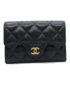 CHANELシャネル）の古着「クラシック フラップ カード ケース」｜ブラック
