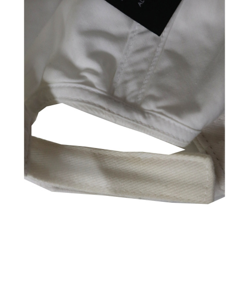 BALENCIAGA（バレンシアガ）BALENCIAGA (バレンシアガ) ロゴベースボールキャップ ホワイト×ブラック サイズ:Ｌの古着・服飾アイテム