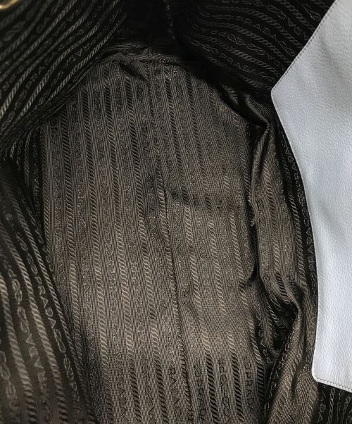 PRADA（プラダ）PRADA (プラダ) レザートートバッグ ホワイト サイズ:-の古着・服飾アイテム