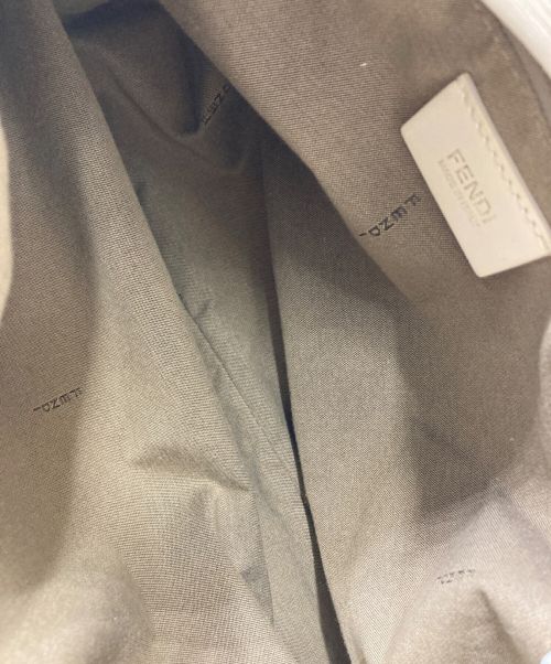 FENDI（フェンディ）FENDI (フェンディ) ズッカ柄ショルダーバッグ ホワイトの古着・服飾アイテム