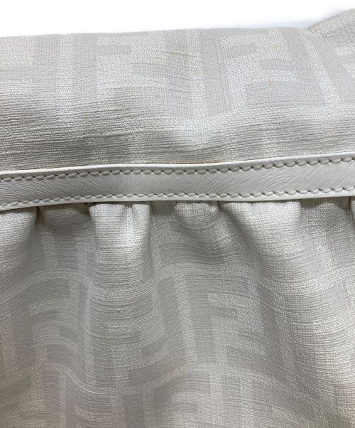 FENDI（フェンディ）FENDI (フェンディ) ズッカ柄ショルダーバッグ ホワイトの古着・服飾アイテム