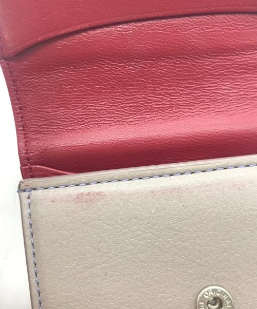 J&M DAVIDSON（ジェイ＆エム デヴィッドソン）J&M DAVIDSON (ジェイ＆エム デヴィッドソン) 3つ折り財布 ベージュ×レッドの古着・服飾アイテム