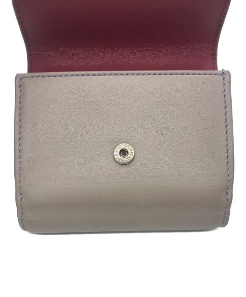 J&M DAVIDSON（ジェイ＆エム デヴィッドソン）J&M DAVIDSON (ジェイ＆エム デヴィッドソン) 3つ折り財布 ベージュ×レッドの古着・服飾アイテム