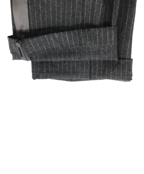 SCENTOF（セントオブ）SCENTOF (セントオブ) サイドラインストライプパンツ グレー サイズ:38の古着・服飾アイテム