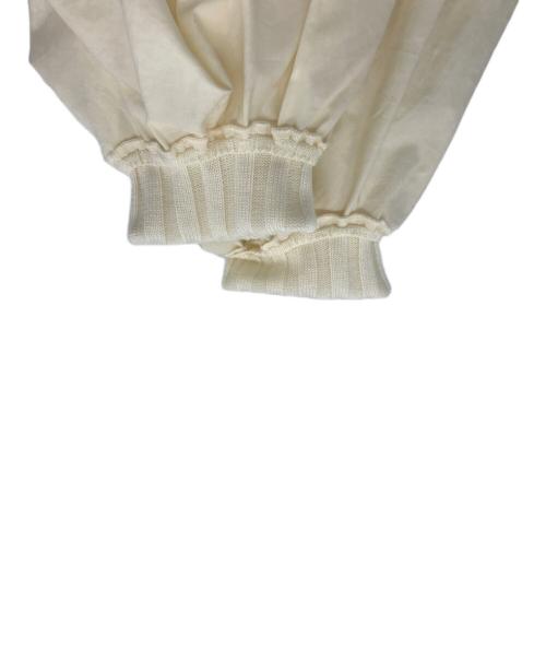 J.W.ANDERSON（ジェイダブリューアンダーソン）J.W.ANDERSON (ジェイダブリューアンダーソン) CONTRAST WOVEN HEM TOP ホワイト サイズ:XSの古着・服飾アイテム