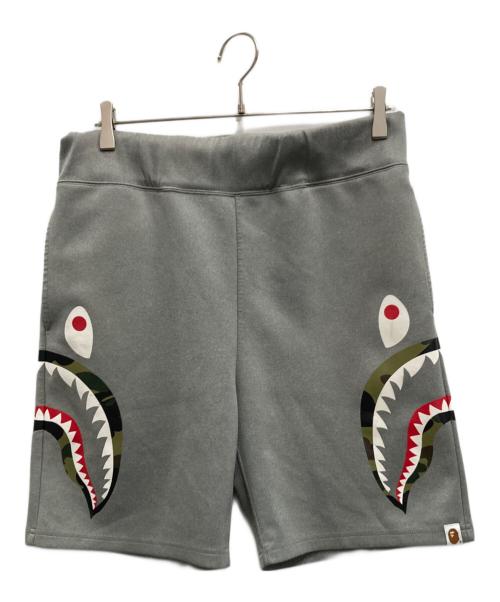 A BATHING APE（ア ベイシング エイプ）A BATHING APE (ア ベイシング エイプ) シャークプリントスウェットショーツ グレー サイズ:Mの古着・服飾アイテム