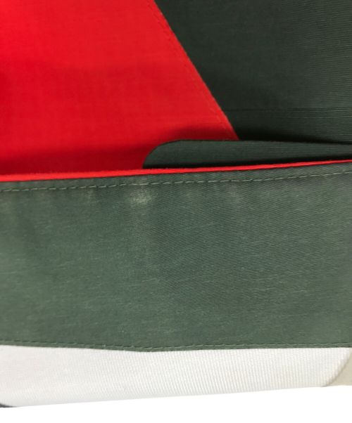 UNDERCOVER（アンダーカバー）UNDERCOVER (アンダーカバー) THE NORTH FACE (ザ ノース フェイス) SOUKUU GEODESIC SHELL JACKET(ソウクウ ジオデシック シェル ジャケット) レッド×カーキ サイズ:Lの古着・服飾アイテム