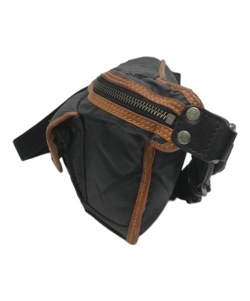 HUNTING WORLD（ハンティングワールド）HUNTING WORLD (ハンティングワールド) ナイロンボディバック ブラックの古着・服飾アイテム