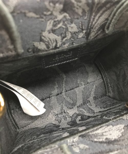 GIANNI VERSACE（ジャンニ・ヴェルサーチ）GIANNI VERSACE (ジャンニ・ヴェルサーチ) バロッコ アテナ ミニトートバッグ グレーの古着・服飾アイテム