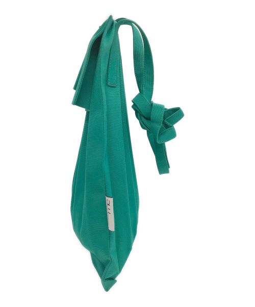 me ISSEY MIYAKE（ミーイッセイ ミヤケ）me ISSEY MIYAKE (ミーイッセイ ミヤケ) TRUNK PLEATS BAG 12(トランク プリーツ バッグ 12) グリーンの古着・服飾アイテム