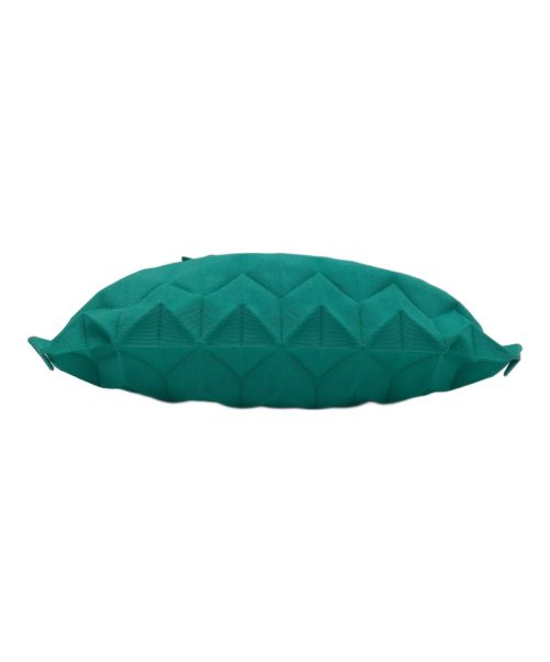 me ISSEY MIYAKE（ミーイッセイ ミヤケ）me ISSEY MIYAKE (ミーイッセイ ミヤケ) TRUNK PLEATS BAG 12(トランク プリーツ バッグ 12) グリーンの古着・服飾アイテム