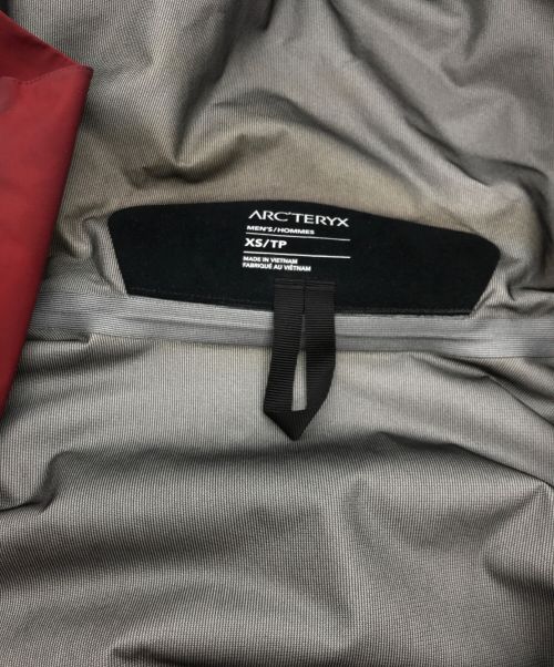 ARC'TERYX（アークテリクス）ARC'TERYX (アークテリクス) Beta LT Jacket(ベータ エルティー ジャケット) レッド サイズ:XSの古着・服飾アイテム